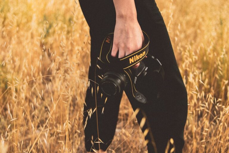 Photo yellow pants